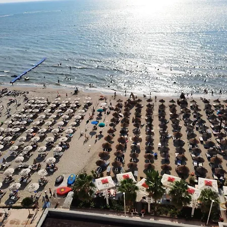 Beachfront Luxury Residences 13 아파트