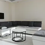 Beachfront Luxury Residences 13 ドゥラス