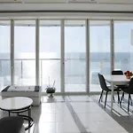 アパート Beachfront Luxury Residences 13 *