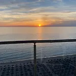 アパート Beachfront Luxury Residences 13 ドゥラス